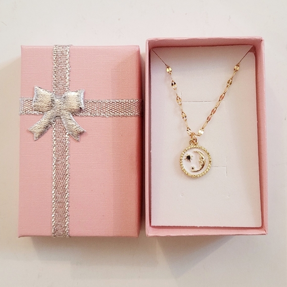 NIB Moon+Star Charm Gold necklace - Picture 3 of 5